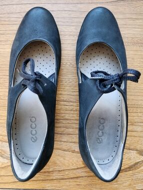 ECCO Sculptured Lace Mary Jane Comfort Shoes
